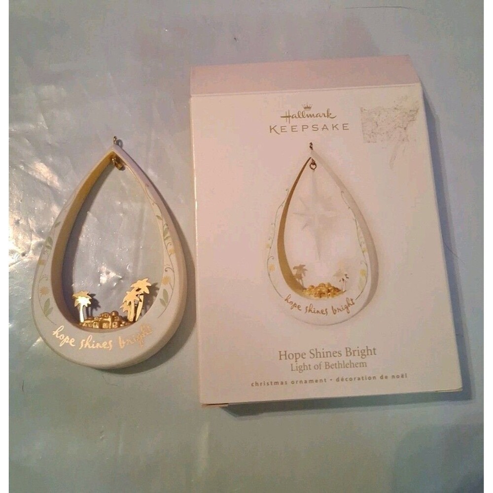 HALLMARK Keepsake Ornament - Hope Shines Bright - Light Of Bethlehem - 2008